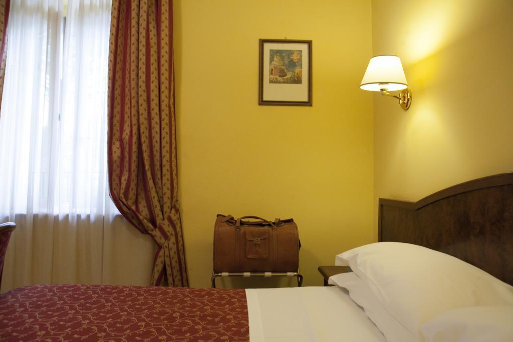 Hotel Villa Elda 阿西西 外观 照片