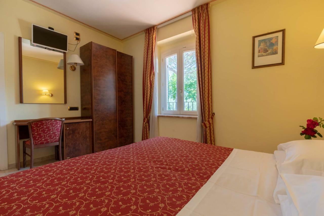 Hotel Villa Elda 阿西西 外观 照片