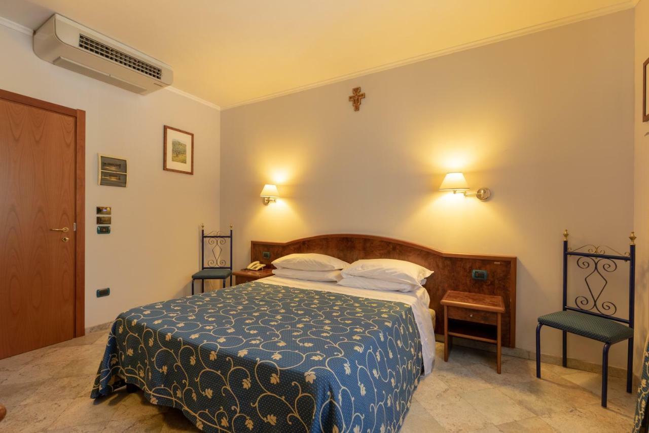 Hotel Villa Elda 阿西西 外观 照片