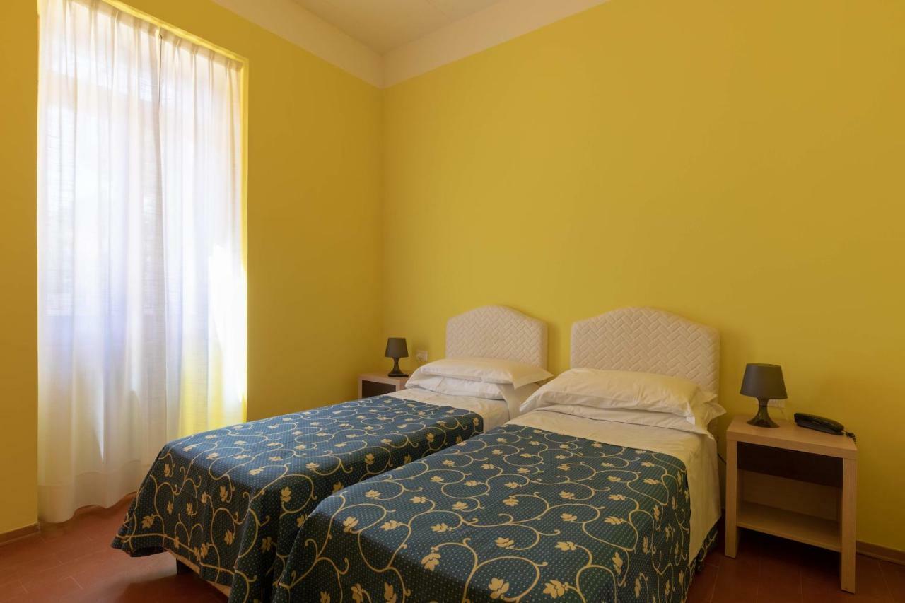 Hotel Villa Elda 阿西西 外观 照片